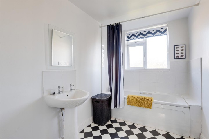 Images for Kingrove Avenue, Beeston, Nottinghamshire, NG9 4DQ