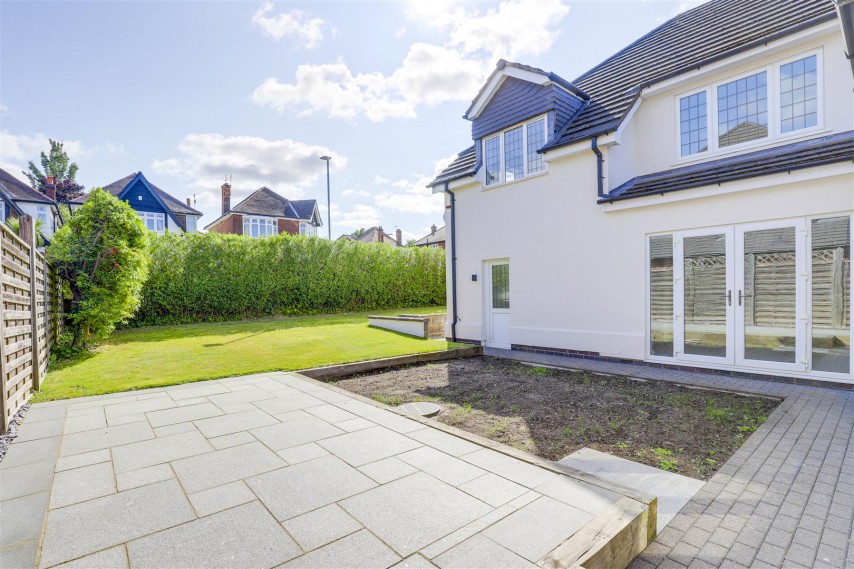 Images for The White House, Littlegreen Road, Woodthorpe, Nottinghamshire, NG5 4LE