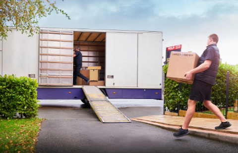 Top Tips to Finding a Reliable Removal Company for the Big Day