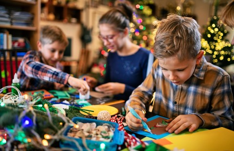 Budget Christmas Crafts for the Family to Enjoy